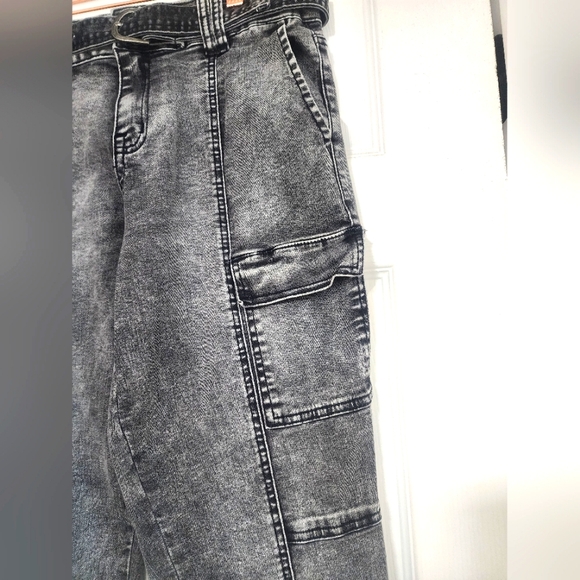 Madden NYC Women's Cargo Jeans - Picture 3 of 8